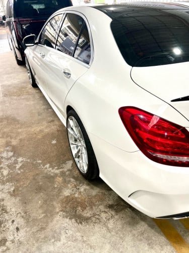 ទេីបកាត់បាន​ Mercdes Benz C300 AMG Packege ពណ៍ស​ ក្នុង​ពណ៍​ ឈេរឺ​🍒🍒​ 2015  ​ 3O5OO$