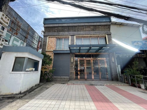 ផ្ទះអាជីវកម្មសម្រាប់ជួលនៅឬស្សីកែវ ៥៩៨ / Shop House for Rent at Russey Keo, St 598