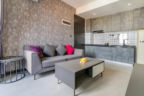 1BR For Rent In BKK1- M Residence Condo, Gym& Sky Pool