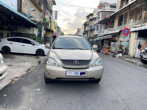 330 ពាក់កណ្តាលហ្វូលម្ចាស់ដើម