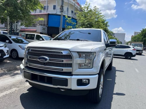 Ford F-150 platinum Full option ឆ្នាំ 2015 (ក្រដាសពន្ធ)