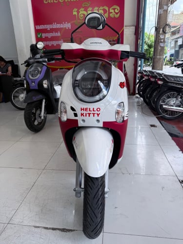 HONDA SCOOPY HELLO KITTY & KUROMI