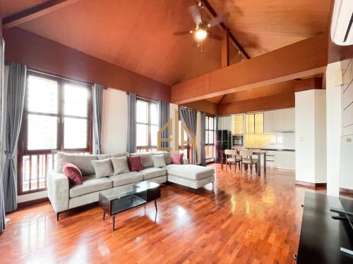 Just Listed, 2 Bedroom Penthouse apartment with big terrace For Rent in BKK1.