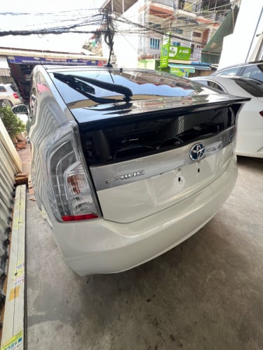 Prius Plug-in (សាកថ្ម)​ 🔌🔋  2012 ពូក(ប្រផះស)​ ឡានស្អាត​ 