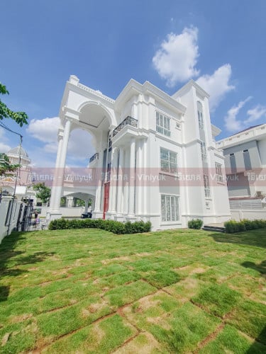 ផ្ទះវីឡាឃីងកែង លក់បន្ទាន់!