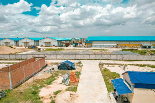 ដី​ជាប់​រោងចក្រ​លក់​បន្ទាន់​ទំហំ​4.2 x 20m កាត់​ប្លង់​រឹង​ផ្ទេរ​កម្មសិទ្ធិ​ជូន​។