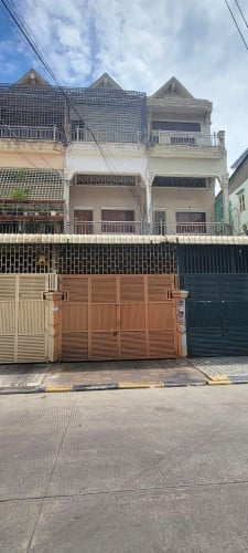 ផ្ទះអាជីវកម្មសម្រាប់ជួលលើផ្លូវធំនៅសង្កាត់ទឹកល្អក់ | Shophouse for rent in Sangkat Teuk Laok