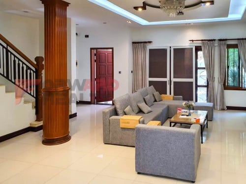 🏡 3 Bedrooms villa available for rent in Tonle Bassac Area (Bassac Garden Gate community)
