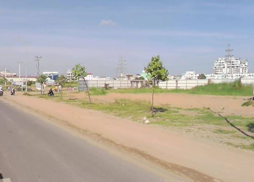 Land for Rent : Next to St.60m (Corner Land)