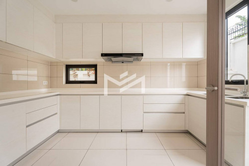 Modern 4 Bedrooms Villa for SALE in Borey Chankiri near New Airport