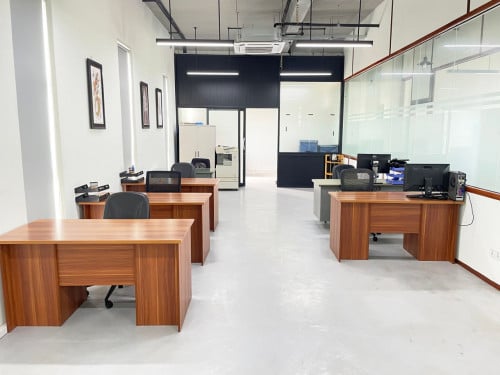 Office space on 2nd floor for rent in Por Senchey | ការិយាល័យជាន់ទី២ សំរាប់ជួលពោធិ៍សែនជ័យ
