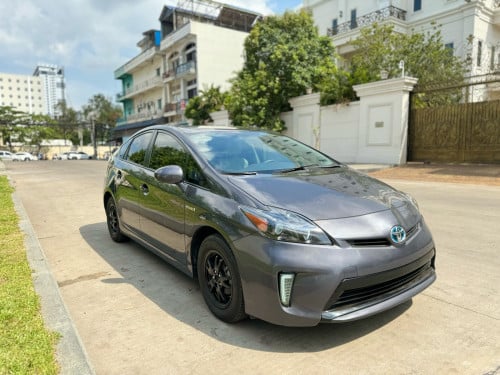 PRIUS 2013 OPTION3 ឃ្មុំហ្សុីន🐝17មុឺនម៉ាយហ្សុីន ធានាឡានស្អាត ទឹកថ្នាំហ្សុីន90% រដ្ឋកាលី អត់ច្រេះ