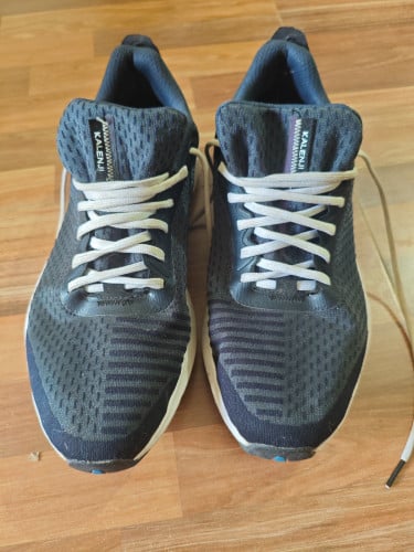 Shoes for sell 1 new 1 old