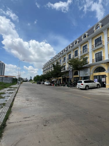 Shop for rent at OCIC (nk)