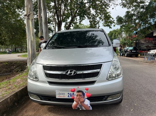 Starex HVX ក្នុងលឿង នៅថ្មីស្អាតណាស់ 09