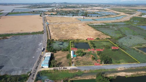 ដីសំរាប់លក់បន្ទាន់នៅក្បែរបឹងតាម៉ោក