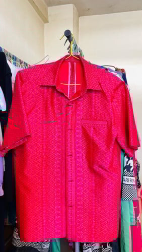 អាវហូលត្បាញដោយដៃពិតៗរបស់នាក់ខេត្ដតាកែវស្រុកព្រៃកប្បាស