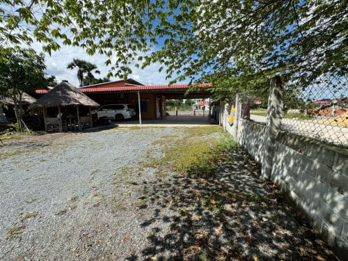 ដីលក់នៅច្រកចូលភ្នំតាម៉ៅ​ 塔毛山口土地出售