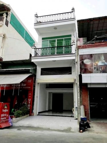 លក់បន្ទាន់ មានចំណូល1000$/ខែ