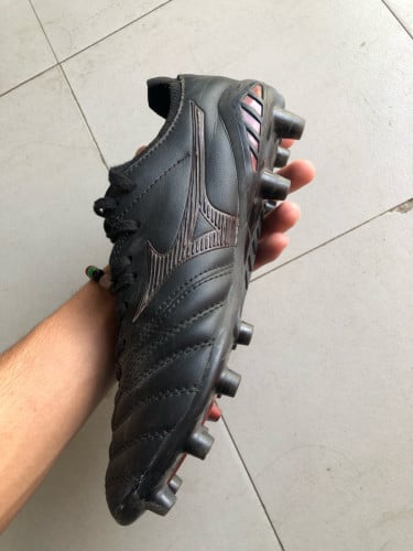 ស្បែកជើងបាល់ទាត់ Brand Mizuno នៅស្អាត95%លក់10$លេខ39