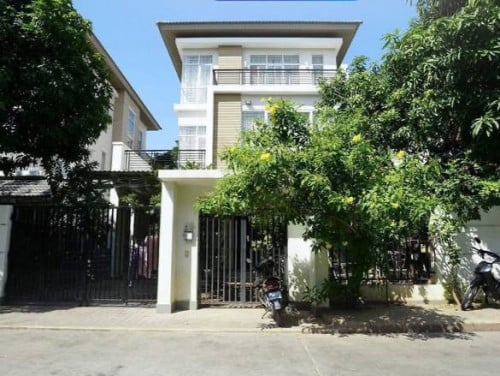 វីឡាទោល​ Jasmina​ សម្រាប់​លក់បុរីប៉េងហួត(ផ្លូវម៉ុងឬទ្ធី) ក្បែរផ្សារ AEON 2