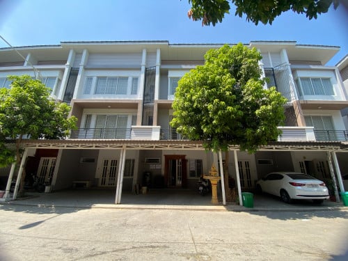 វីឡាកូនកាត់ LC2(Hybrid Villa) លក់បន្ទាន់ខ្លាំង