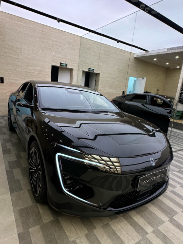 2025 AVATR 12 Max EV Full Options ក្នុងស្តុក