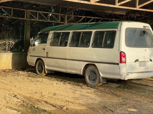 Hyundai 15កៅអៅ ឆ្នាំ99