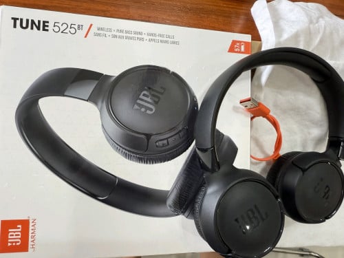 JBL Tune 525BT Wireless On-Ear Headphones