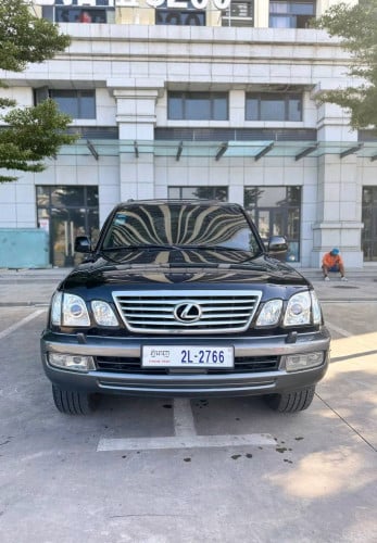lexus lx 470 ឆ្នាំផលិត 2003 នៅ ណុំសាំងស៊ីន។