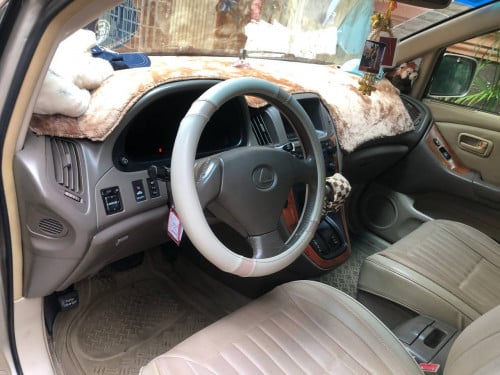 Lexus RX300 នៅថ្មីអេមមិនសូវប្រើ