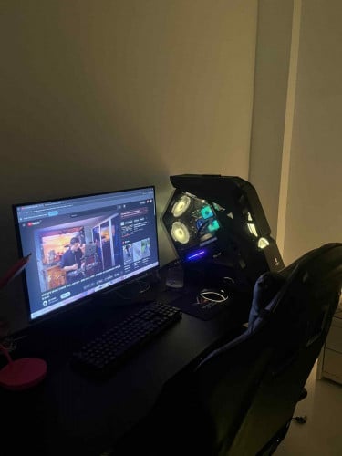 Monitor and pc mouse and keyboard