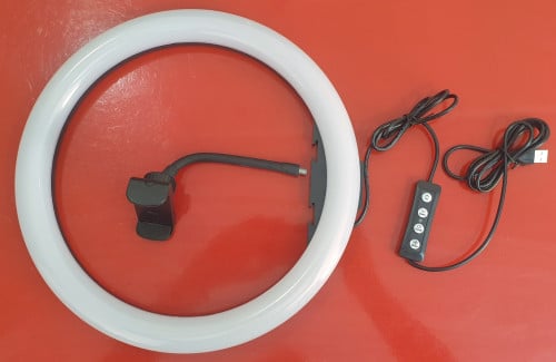 Ring light for content creation, makeup application, portrait photo, product photo, meetings