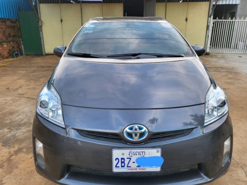 Sale TOYOTA Prius ឆ្នាំ2010 ពណ៍ប្រផេះអប់សិន4