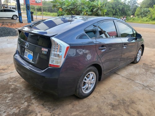 Sale TOYOTA Prius ឆ្នាំ2010 ពណ៍ប្រផេះអប់សិន4