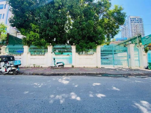 Spacious Villa 8 Bedrooms For Rent in Beoung Keng Kang1