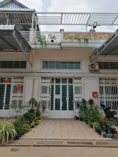 ផ្ទះល្វែងលក់បន្ទាន់