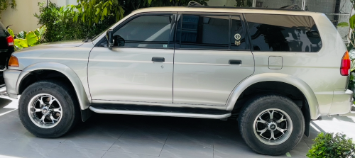 ឡានស្អាតកម្រមាន លក់ដោយម្ចាស់ផ្ទាល់