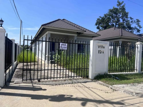 ផ្ទះកាចជ្រុង់លក់បន្ទាន់ នៅជ្រៃកោង(លក់ខាតខ្លាំង)