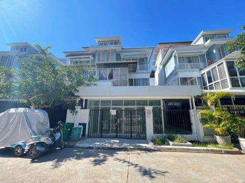 វីឡាភ្លោះ សម្រាប់លក់បន្ទាន់