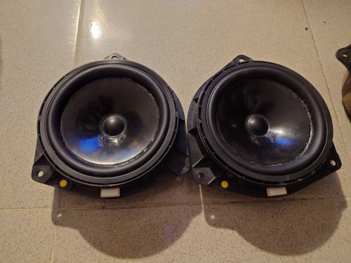 បាស់ឡានស៊ីនដោះចេញពីឡាន 330