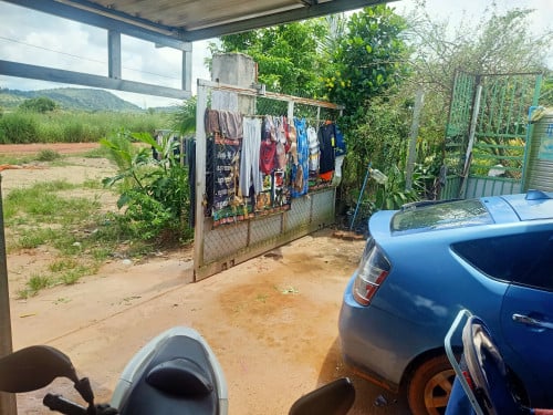 ដីនឹងផ្ទះលក់បន្ទាន់កំពង់សោមស្ទឹងហាវ 29000$