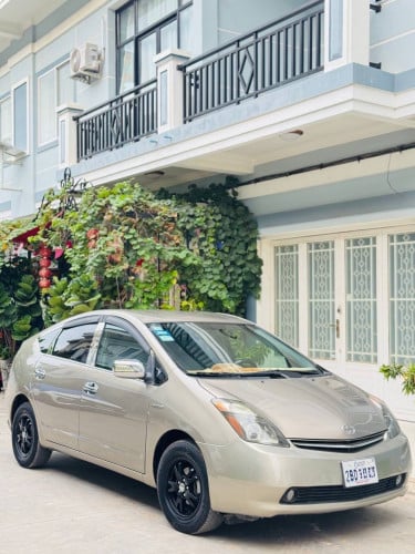 រថយន្តជួល Prius ជាថ្ងៃ