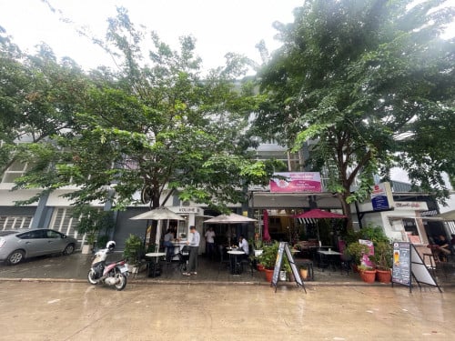 ផ្ទះអាជី​វកម្ម​ លក់​ បន្ទាន់​​  Shophouse for sale