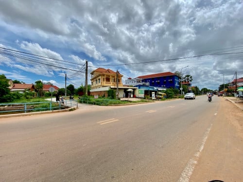 1 គីឡូម៉ែត្រ ពីរ PUB Sreet 1 ការ៉េ 450$ ទំហំ 2174