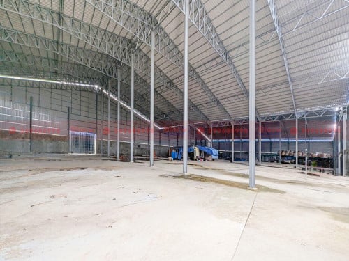 4250 Sqm Industrial Warehouse For Lease In Prime Pou Senchey Area