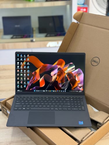 Dell Vostro 3530 i3-13t 8G-512 New100%