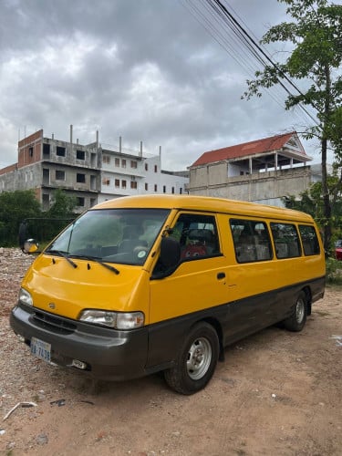 Hyundai grace 1995 (15កៅអី)