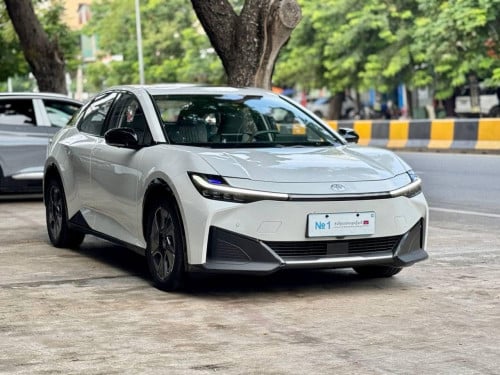 Toyota bZ3 616 Premium