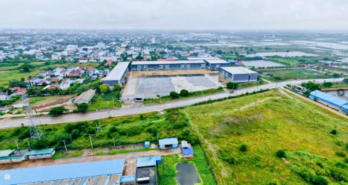 ឃ្លាំងជួលនៅក្បែរអាកាសយានដ្ឋានអន្តរជាតិតេជោ